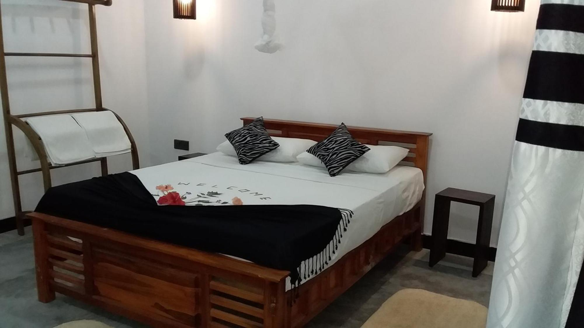 Sigiri Veenus Paradise Szigirija Kültér fotó