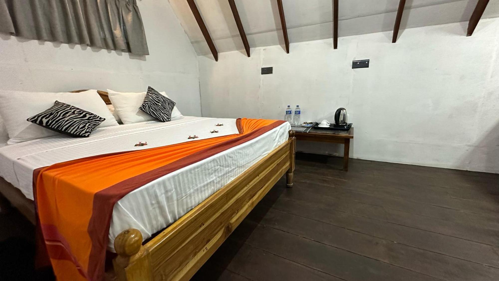 Sigiri Veenus Paradise Szigirija Kültér fotó
